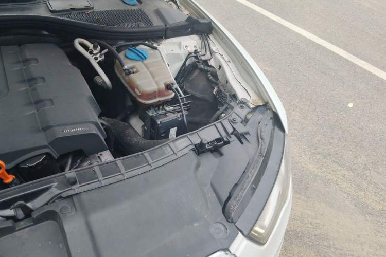 Used Audi A6L 2014 TFSI Standard Model Engine Bay Left