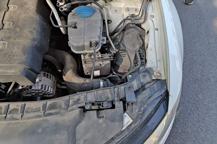 Used Audi A6L 2014 TFSI Standard Model Engine Bay Left