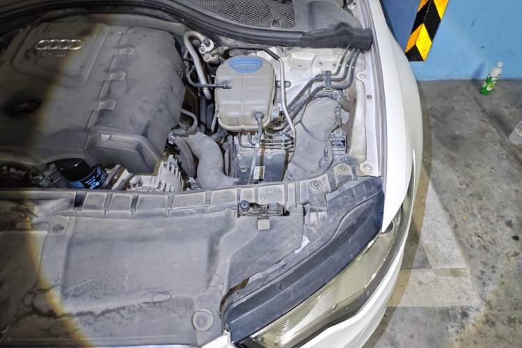 Used Audi A6L 2014 TFSI Standard Model Engine Bay Left