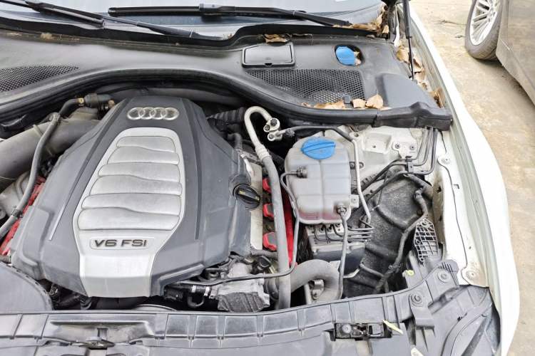 Used Audi A6L 2014 30 FSI Comfort Model Engine Bay Left