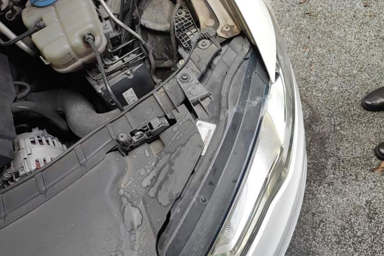 Used Audi A6L 2014 TFSI Standard Model Engine Bay Left