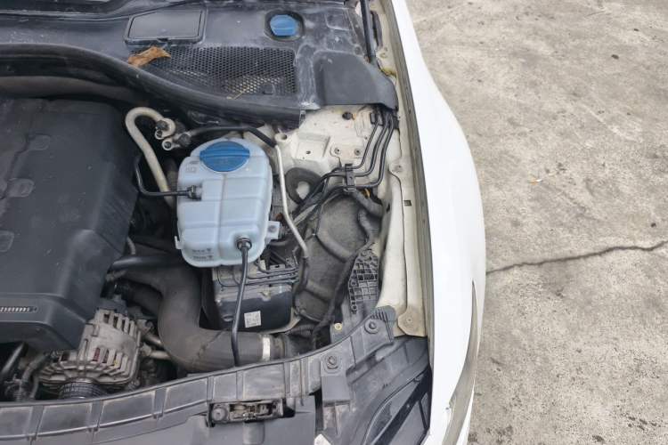 Used Audi A6L 2014 TFSI Standard Model Engine Bay Left