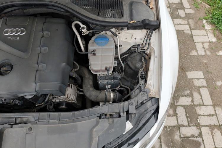 Used Audi A6L 2014 TFSI Standard Model Engine Bay Left
