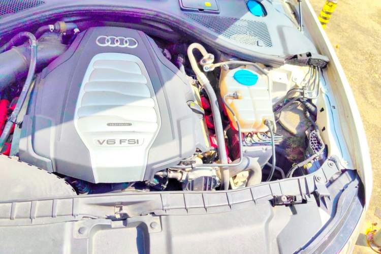 Used Audi A6L 2014 30 FSI Luxury Model Engine Bay Left