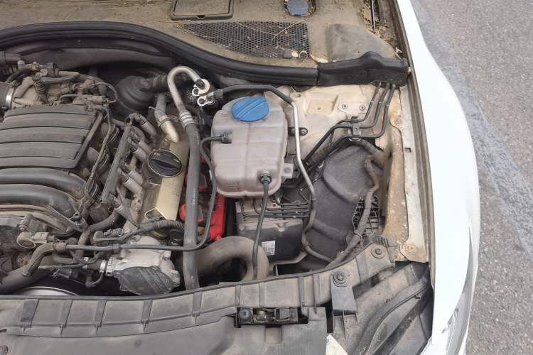 Used Audi A6L 2014 30 FSI Comfort Model Engine Bay Left