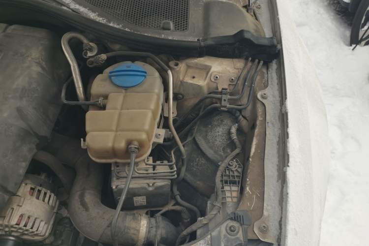 Used Audi A6L 2014 TFSI Standard Model Engine Bay Left