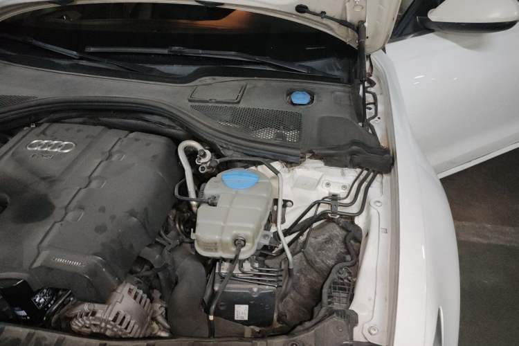 Used Audi A6L 2014 TFSI Standard Model Engine Bay Left