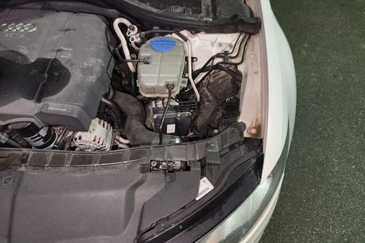 Used Audi A6L 2014 TFSI Standard Model Engine Bay Left