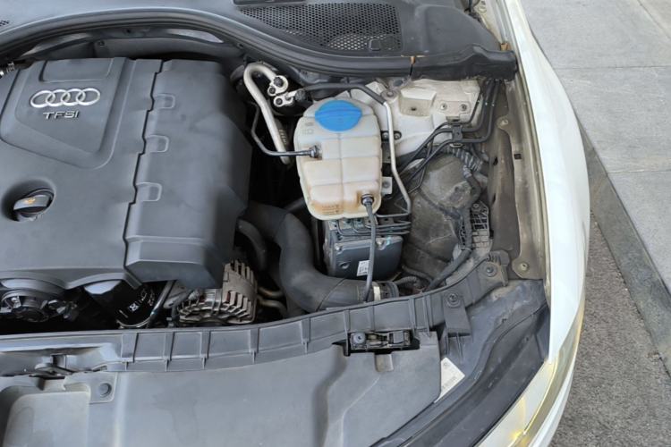 Used Audi A6L 2014 TFSI Standard Model Engine Bay Left