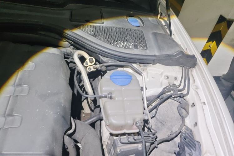 Used Audi A6L 2014 TFSI Standard Model Engine Bay Left