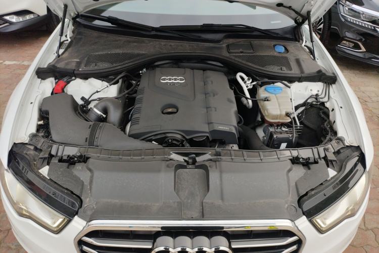 Used Audi A6L 2014 TFSI Standard Model Engine Bay
