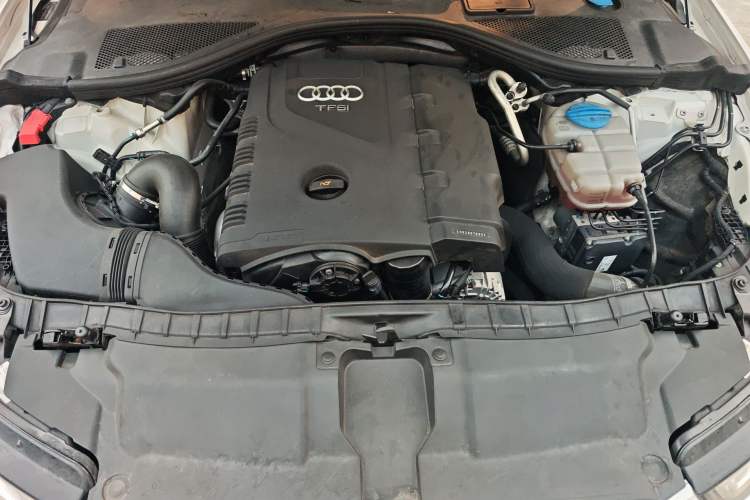 Used Audi A6L 2014 TFSI Standard Model Engine Bay
