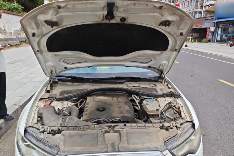 Used Audi A6L 2014 TFSI Standard Model Engine Bay