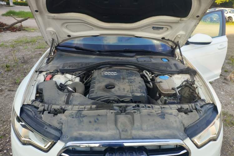 Used Audi A6L 2014 TFSI Standard Model Engine Bay