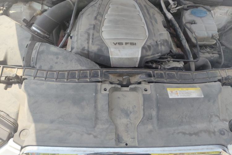 Used Audi A6L 2014 30 FSI Comfort Model Engine Bay