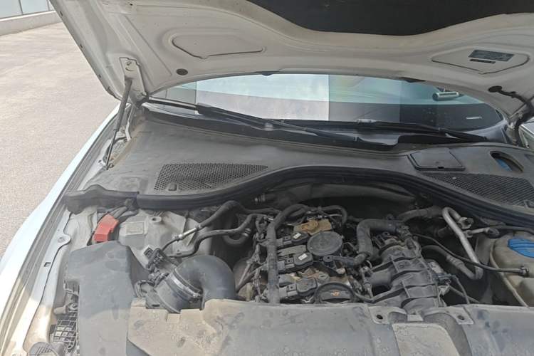 Used Audi A6L 2014 TFSI Standard Model Engine Bay Right