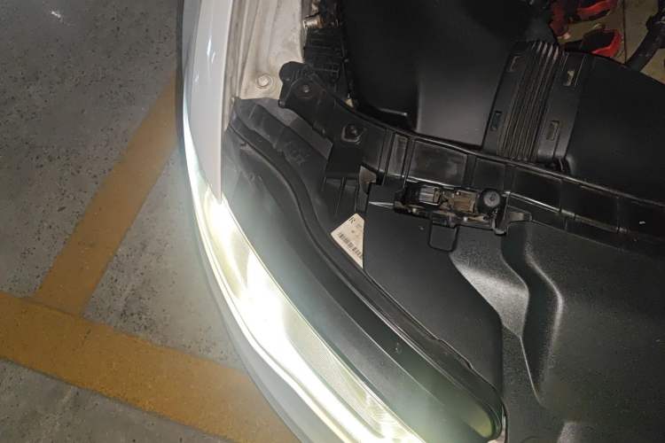 Used Audi A6L 2014 30 FSI Comfort Model Engine Bay Right