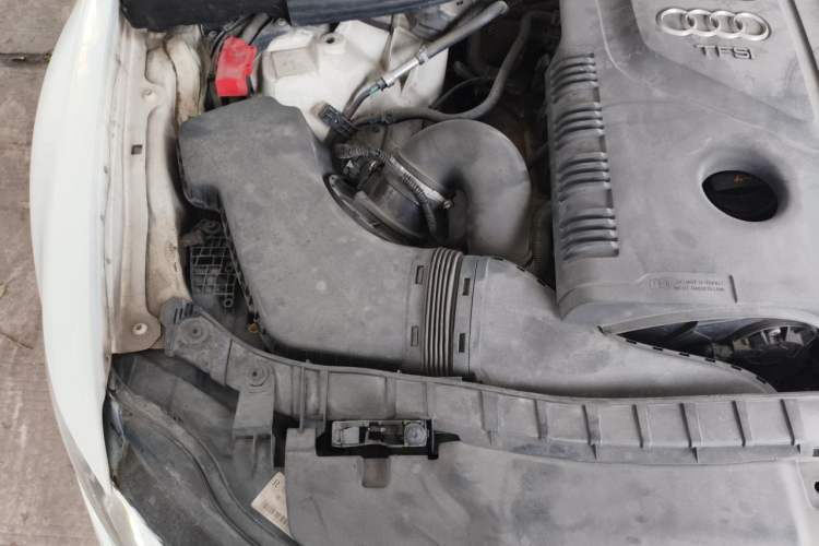 Used Audi A6L 2014 TFSI Standard Model Engine Bay Right