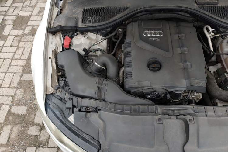 Used Audi A6L 2014 TFSI Standard Model Engine Bay Right