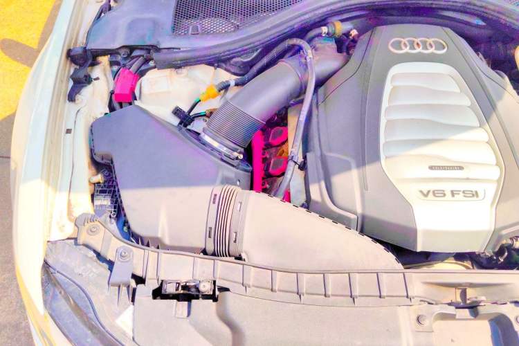 Used Audi A6L 2014 30 FSI Luxury Model Engine Bay Right