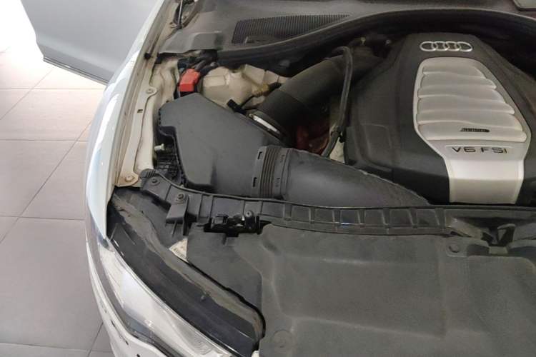 Used Audi A6L 2014 30 FSI Technology Model Engine Bay Right