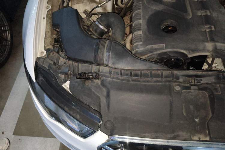 Used Audi A6L 2014 TFSI Standard Model Engine Bay Right