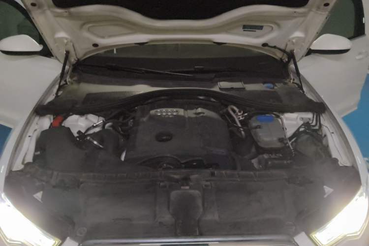 Used Audi A6L 2014 TFSI Standard Model Engine Bay