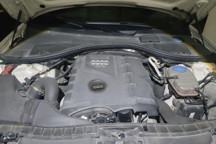 Used Audi A6L 2014 TFSI Standard Model Engine Bay
