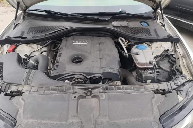 Used Audi A6L 2014 TFSI Standard Model Engine Bay