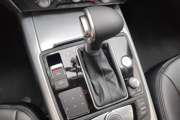 Used Audi A6L 2014 TFSI Standard Model Gear Lever
