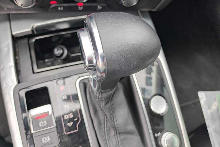 Used Audi A6L 2014 TFSI Standard Model Gear Lever