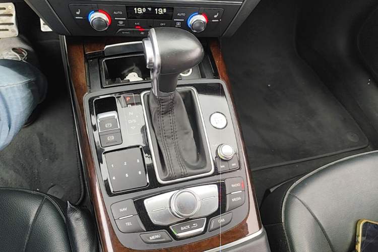 Used Audi A6L 2014 30 FSI Comfort Model Gear Lever