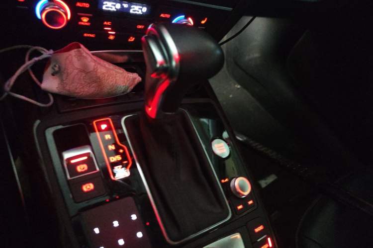Used Audi A6L 2014 30 FSI Comfort Model Gear Lever