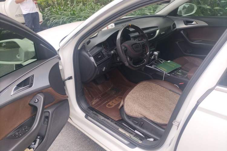 Used Audi A6L 2014 TFSI Comfort Model Interior 3