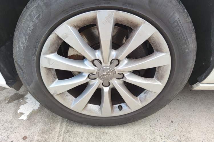 Used Audi A6L 2014 TFSI Standard Model Left Front Wheel Hub
