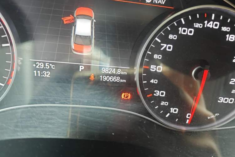 Used Audi A6L 2014 TFSI Standard Model Odometer Close Up