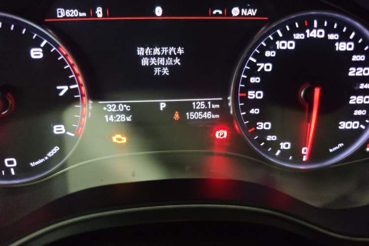 Used Audi A6L 2014 TFSI Standard Model Odometer Close Up
