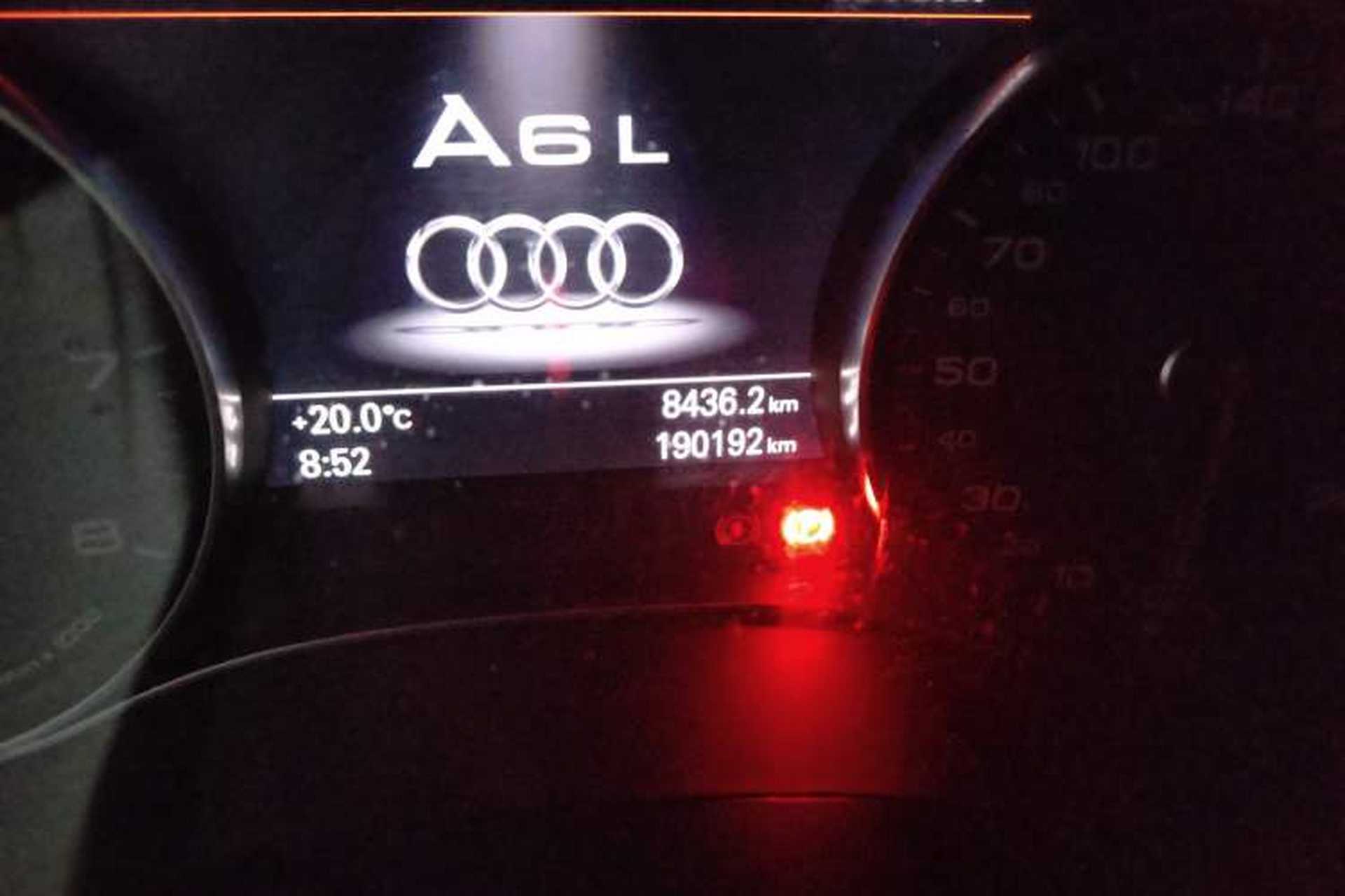 Used Audi A6L 2014 TFSI Standard Model Odometer Close Up