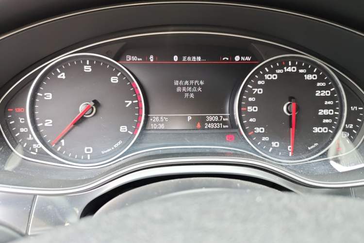Used Audi A6L 2014 30 FSI Comfort Model Odometer Close Up