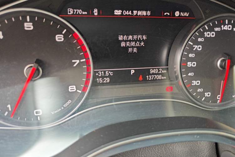 Used Audi A6L 2014 TFSI Standard Model Odometer Close Up