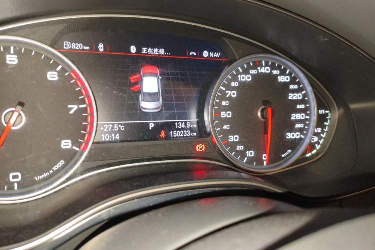Used Audi A6L 2014 TFSI Standard Model Odometer Close Up