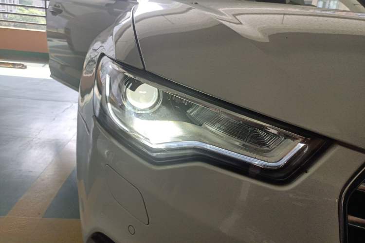 Used Audi A6L 2014 TFSI Standard Model Right Front Headlight