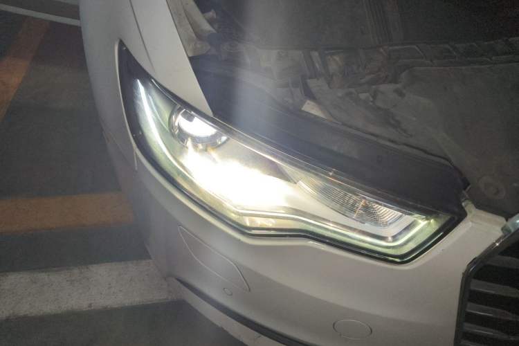 Used Audi A6L 2014 TFSI Standard Model Right Front Headlight
