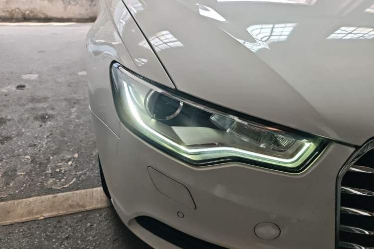 Used Audi A6L 2014 TFSI Standard Model Right Front Headlight