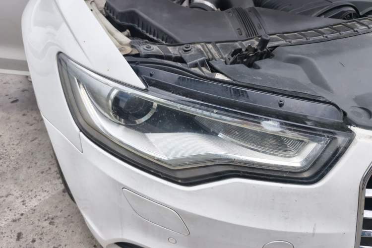 Used Audi A6L 2014 TFSI Standard Model Right Front Headlight