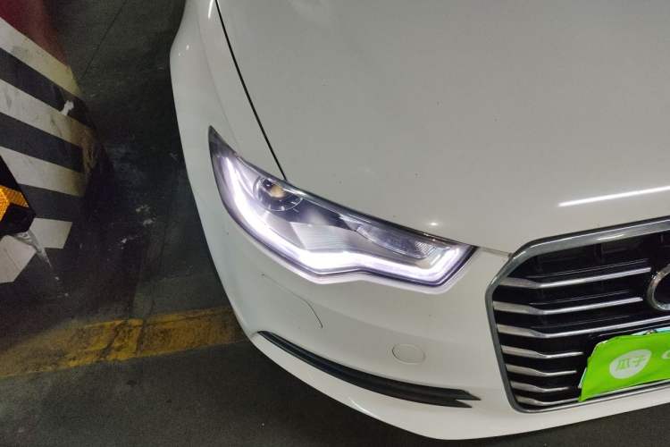 Used Audi A6L 2014 TFSI Standard Model Right Front Headlight