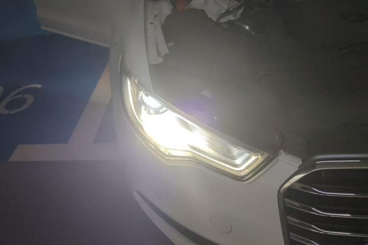 Used Audi A6L 2014 TFSI Standard Model Right Front Headlight