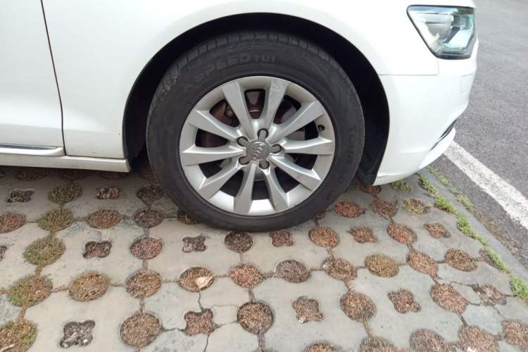 Used Audi A6L 2014 30 FSI Comfort Model Right Front Wheel Hub