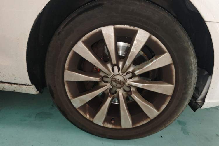 Used Audi A6L 2014 TFSI Standard Model Right Front Wheel Hub