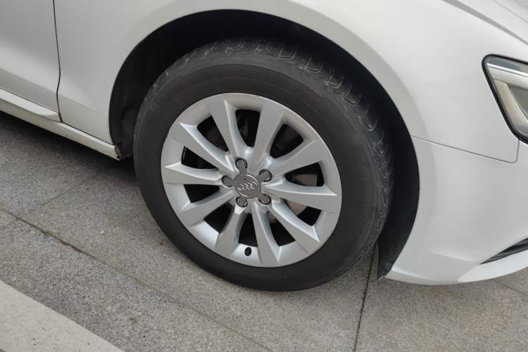 Used Audi A6L 2014 TFSI Standard Model Right Front Wheel Hub